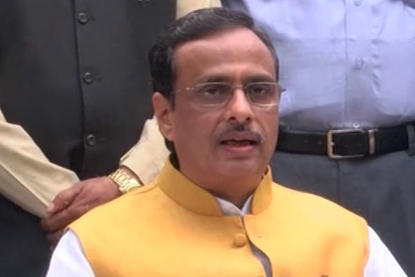 DY-cm-says-to-identify-law-breakers-